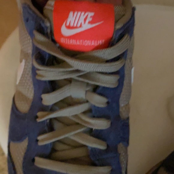 Shoes - Picture 5 of 6